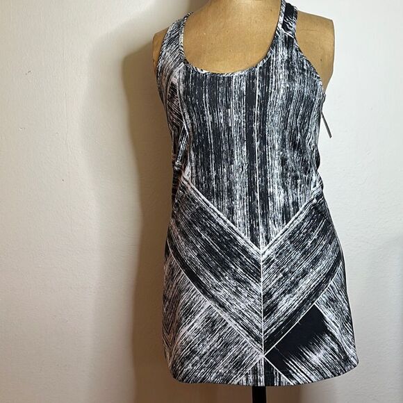 Lululemon sz 6 black and white track tank top great pre owned condition - Picture 1 of 8